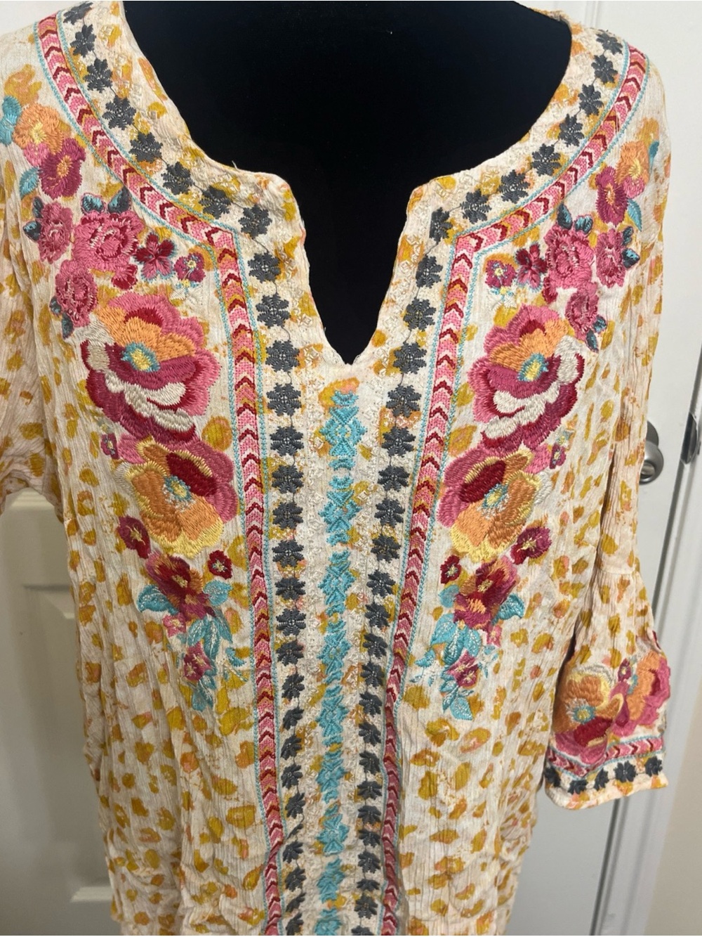 Savanna Jane Top Pull On Crinkle Gold Leopard Mulitcolored Floral Embroidery 2X - Picture 2 of 10